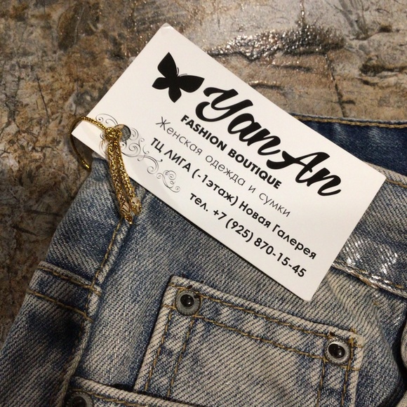 NWT Crazy 3D Embroidered Flowers beautiful jeans! - Picture 8 of 16